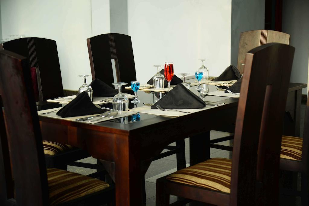 Lazaani Hotel Kolombo Dış mekan fotoğraf